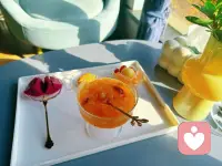 每个人都有自己的生命课题

于宇宙之宏大，生命如此渺小

可以于我们每个人，短短一生又步履维艰

谁不曾风华少年，谁又不曾跌入深渊

每一个执念和迷茫，终归需要自己硬抗

在过程中生根发芽，不断生长

如果你正在这个时刻，

不妨来跟我聊聊

或许，转机就在下一秒

或许，即便一小段的陪伴，也能让人心安❤️配图