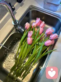 心理学上有个社会交换理论：

所有关系本质上都是价值交换。

当交换不再对等，关系自然就淡了。