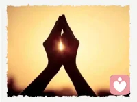 - 育儿不焦虑，妈妈先被爱
​
- 先治愈自己，再温柔育儿
​
- 你的情绪，比完美更重要配图