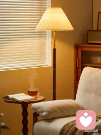 🌿 温柔不是妥协，
而是愿意认真听见你心里的声音。
 
每个人都有藏起来的脆弱，
不必逞强，不必假装坚强。
你可以慢慢说，我会静静听。
 
愿每一份情绪都被温柔接住，
每一颗心都能被好好安放。
我在这里，陪你把心事，慢慢说给风听。配图