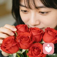 我的人生没有敌人，全都是老师，要么得到，要么我就学到；我的人生没有失败，要么就是成功、要么就是成长；我是不会被任何事情所困扰的，我允许一切事情的发生终将都有利于我；我的人生没有白走的路，对了我就庆幸、错了我就涨知识
宝宝请每天对着镜子对自己说一遍！！！让自己成为自己想成为的自！！