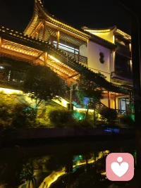 年纪越大，越觉得置身事外的感觉真好，就是那种别，告诉我我不想了解任何人的事情。配图