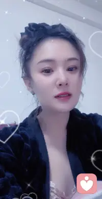 人哪有一帆风顺的，每个人都是一样，一边被伤害，一边被治愈。如果你也有心结，在你不忙碌的时候，可以和我聊聊