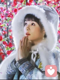 甄嬛为什么情绪稳定、人缘好、能成大事？
三刷《甄嬛传》，越看越清醒。
甄嬛能成为最后赢家，根本不是够狠，而是底气足、情绪稳、有人格魅力。
她为什么这么厉害？
❶ 从小被父母好好爱过，心里有底气，不卑不亢
❷ 饱读诗书有智慧，遇事冷静不慌
❸ 口才好、有教养，做事有分寸
❹ 心胸开阔，不斤斤计较，对比安陵容太通透
❺ 有真情、有真心，也有手段、有底线
最让我佩服的是：
端妃、敬妃、拽妃，个个都不是省油的灯
却全都心甘情愿站在甄嬛这边，帮她到底。
这就是人格魅力——让人愿意信、愿意跟、愿意帮。
真正厉害的人：
不内耗、不较劲、不讨好
情绪稳定，心中有尺，行事有度
有善良，也有锋芒
有真心，也有手段
愿我们都能活成自己人生里的甄嬛
不伤人，也不怕人
自带光芒，稳赢到底 ✨
#甄嬛传 #甄嬛传感悟 #情绪稳定 #人格魅力 #女性成长 #自我提升 #做个内心强大的人配图