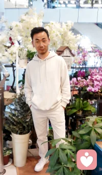  深夜不必硬撑，你可以安静、可以脆弱、可以慢慢把情绪放下来，我一直都在。
​今天所有的累、委屈和不安，都允许它们到此为止。好好睡一觉，明天会温柔很多。配图