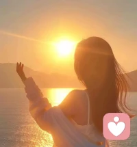 人与人相处，只有信任才能拉近距离。真诚才能走进心里，不管世界怎么变社会怎么乱，正直的人最可贵，厚道的人要珍惜，一个说话算数的人走到哪里都有人信，一个真诚的人身处何地都有人喜欢，生活不全是利益，更多的是相互成就比此温暖，人生所有的惊喜和好运，都是自己长期积累的善良和人品。