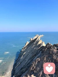 情绪只是过客，不是归宿，整理好心情，带着底气奔赴今日的生活。