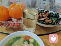 喝点酒，回避一下现实，酒醒了继续生活，如果一言难尽，那就，一饮而尽