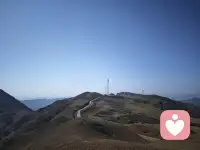 不焦虑、不躺平、不内卷，有少年得志，也有大器晚成，多一点耐心，认真做好自己。只要心中有光，何处不是暖阳；只要脚步不停，未来终会抵达。配图