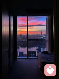 朋友们，晚安，好梦🌙。愿你们做个甜甜的美梦！有想找我聊天的，每天5点以后可以预约一下。我是做兼职的。配图