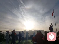 这一年，要练就一种能力：在喧嚣中听见安宁，在琐碎里看见微光。你好，更好的自己。配图