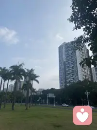 心越正，越善良，你就越来越年轻，越来越好看。

欲望越来越少，贪嗔痴越来越少，面相就越来越圆润，圆融，这就是少私寡欲，现素抱朴。

没事多微笑，嘴角往上扬，苹果肌就越来越饱满。

面相越来越好，财运自然往上走。

修心，就是修正这颗心，修正以后，你不想要的都会来。无心插柳柳成荫，重在无心。无心生大用。

日日修心，日日行善良，您就可以越来越少女，长成自己不可思议的样子。

——心悦配图