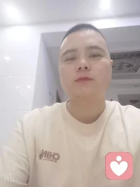 《磁场》这本书里说：“所谓磁场，其实就是你的吸引力。”你相信什么，就会吸引到什么，最后便会得到什么。想让自己变好，就要学会调整状态，让自己拥有好磁场。保持积极乐观的心态，多说正能量的话，多往好处想，人就会充满希望，也能激发出自己的潜能。