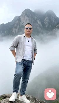 有缘即住无缘去，一任清风送白云

人世界有太多悲欢离合与爱情情仇，苦海无涯流浪生死～何不放下执念～来则来，去则去，得则得，失则失，生则生，死则死配图