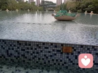 当你出现心情烦躁，心情焦虑，晚上失眠的情况下，你一定要停止内耗，白天做一些自己喜欢做的事，出去散散步，和朋友聊聊天，说说自己的烦心事，或者健健身跑跑步的话，会更好，一定要把自己的情绪带到正面情绪，把负面情绪在此打住。我真心希望可以帮助，每一位家人们配图