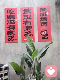 每个人有不同的烦恼，关键你没有人开导，你也不想跟熟人说你的秘密，如果说你想找个出口可以跟我讲一天话，我愿意听你的故事也愿意秒回。配图