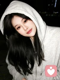 一位爱倾听的女士 只要醒着信息必定秒回 还有点小搞笑 🈶不开心的事情尽管找我分享 我不一定能帮你解决 但肯定不会更糟糕😀配图