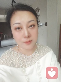 无论你身处什么环境，请深呼吸，对着镜子笑一笑，其实日子也没那么难配图