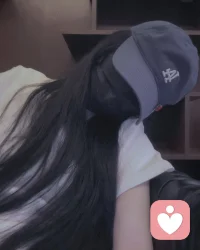 每个人能承受的重量不一样，不要用自己的想象去轻易评价别人经历的人生，无论如何，都不要站在自己的角度去评判别人的选择，因为你根本不知道，别人经历了什么，每个人不一样，你经历的我没有经历过，我经历的，你也没有经历过，所以，谁都有自己的不容易，作为朋友，你只要安静倾听就好………配图