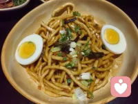 🌈 我相信，
每一份情绪都值得被倾听，
每一个故事都值得被温柔对待。
我不是心理专家，
但我愿意用真诚和耐心，
陪你度过那些难熬的时刻。
💬 你可以匿名留言，也可以私信我，
我会用心回应，
做你最安全的树洞。配图