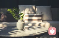  那些说不出口的委屈、深夜里的崩溃，都不是小题大做。你不用一个人扛，也不用假装懂事。在这里，你可以放心做真实的自己。配图