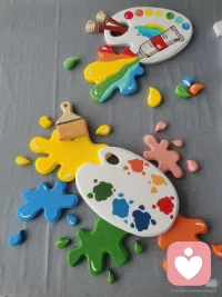 晨光揭幕，今日是张未落一笔的生宣。昨日的墨渍已干，未来的篇章尚远。你提着今日这桶新鲜的、调好的颜料，唯一要想的是：第一笔，要蘸取哪种心情呢？