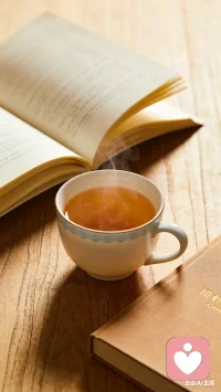 作为倾听师，见过太多把自己活成“超人”的女性。照顾家人、撑起家庭，却唯独忘了自己也需要被照顾。
你不必一直硬撑，偶尔示弱、偶尔喘口气，不是自私，是对自己的慈悲。你值得被温柔以待，首先是被你自己温柔以待。