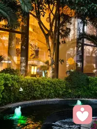 有些缘分注定只能同行一段，不必强求结局。
不纠缠过往，不执念未来，把喜欢藏在合适的距离里。
偶尔问候，真心祝福，不越界、不辜负。
珍惜相遇的意义，放下无法继续的遗憾，
彼此安好，笑着前行，
这就是我们之间，最温柔也最长久的关系配图