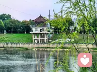 我的人生没有敌人，全都是老师，要么得到，要么我就学到；我的人生没有失败，要么就是成功、要么就是成长；我是不会被任何事情所困扰的，我允许一切事情的发生终将都有利于我；我的人生没有白走的路，对了我就庆幸、错了我就涨知识
宝宝请每天对着镜子对自己说一遍！！！让自己成为自己想成为的自！！配图