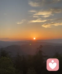 “顺路的话 我们看一样的风景
          不顺路的话 祝我们都能看到不一样的风景”