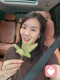在坏人和蠢人之间我会选择坏人玩，因为我有能力保护好自己不受伤害，但是面对蠢人的时候，我不行，这种人分分钟几句话能把人惹炸毛，你会发现你和他的前期所有的沟通都是无效沟通～