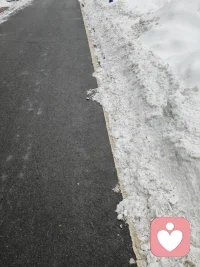 生活在这的第十三年，已经适应习惯了，无论下多大的雪都能打扫的干净配图