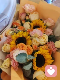 爱能疗愈一切
今天给一个15岁的男孩同她妈妈做咨询，男孩说妈妈不理解自己，妈妈有很多的愤怒和委屈，妈妈和孩子都在情绪里表达，两个人都很愤怒，我引导妈妈看到自己的情绪，同情绪分离，在稳定的情况下与孩子互动，孩子后来同妈妈耐心沟通了。先处理情绪，在处理问题！配图