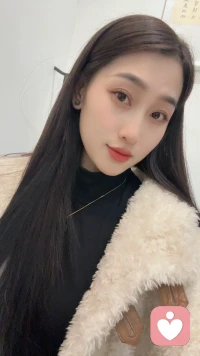 上班无聊中，有没有聊聊的朋友配图