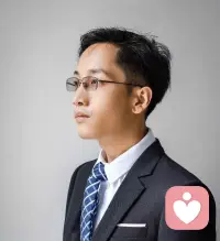 这个世间，最珍贵的，不是一个单子挣多少钱，也不是你风光时有多少人跟随你，而是你身处困难，绝境的时候，谁依然愿意相信你，支持你；比起单次业务，生意可以带来的利益，一份真正的情谊，更值得让人珍视，基于此，才能走得更远