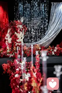 这个世间，最珍贵的，不是一个单子挣多少钱，也不是你风光时有多少人跟随你，而是你身处困难，绝境的时候，谁依然愿意相信你，支持你；比起单次业务，生意可以带来的利益，一份真正的情谊，更值得让人珍视，基于此，才能走得更远