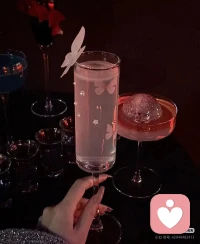 在深夜里，你可以倾诉，我就是你心中想的样子