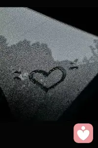 我不喜欢下雨天，
但是我喜欢下雨的声音