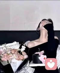 初见乍惊欢，久处亦怦然