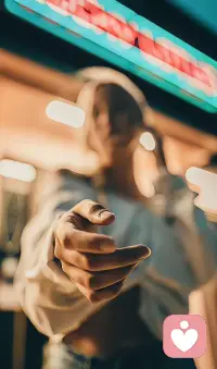 学会荣格式爱自己：
课题分离，守住边界，收回能量。
别人怎么看你，是别人的课题；
你怎么活，是你的课题。
爱满自溢，方有余力爱人。配图