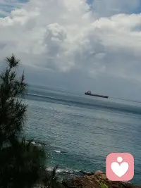 成年人的世界，崩溃向来都是悄无声息的。我们习惯在人前扬起笑容，把疲惫和委屈悄悄藏起，用沉默掩盖心底翻涌的情绪。我看得懂你笑容背后的勉强，也听得见你沉默之下无声的心酸。来到这里，不必再刻意伪装，卸下满身防备，安心做最真实的自己就好。配图