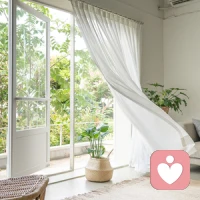 真正的安慰，
不是“别难过”，
而是“我懂你，我陪着你”。
新的一天，
愿你被温柔理解，也被认真倾听。