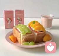 心理学里说：好好吃饭，是自我关怀的开始。
不用总想着“要优秀、要坚强”，
先从认真对待每一餐开始，
把温柔和营养，都吃进身体里。
早安，今天也要好好爱自己。