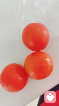 人要学会自我关怀。在面对痛苦和挫折时，要学会和自己站在一起，而不是成为自己的敌人。配图