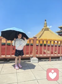 人生最好的状态，是眼里有光，心中有梦。认准一件事，就认真坚持，慢慢变好！配图