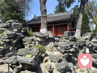 想快乐，咱就知足点，想欢笑，咱就开心点，心若简单，事事皆安，人若知足，天天皆暖，与其皱着眉，不如乐呵呵。
简单点，糊涂点，快乐点，
一切都是刚刚好！