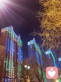 人生百味，随意、随遇、随安。
做快乐的事，见快乐的人，
允许一切自然发生。
路还长，别急；
喜欢的事，每天做一点，
坚持一下，终会如愿。