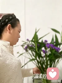 我是夕瑶，一个温柔的倾听师。世界太吵啦，我想好好听听你的声音。
 
#倾听师 #情绪树洞 #温柔陪伴 #心理倾听 #被看见的感觉 #治愈系配图