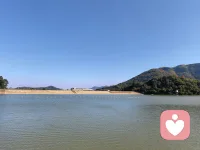 夜晚无论多像鬼，白天都人模人样的活着
不要害怕，我们一起等天亮～配图