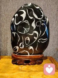 不用一个人扛着，你说，我听，不评判、不打断，安心陪伴。